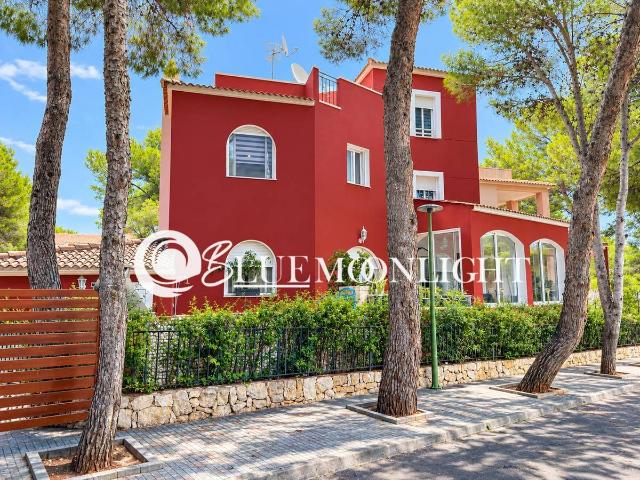 Casa adosada en Venta en Costa Sur