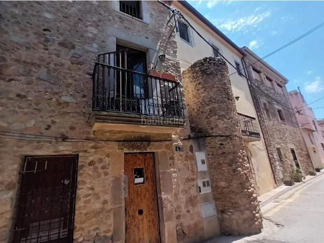Casa adosada en venta en Cabanes. Casa con patio en Cabanes Girona. Casas adosadas.