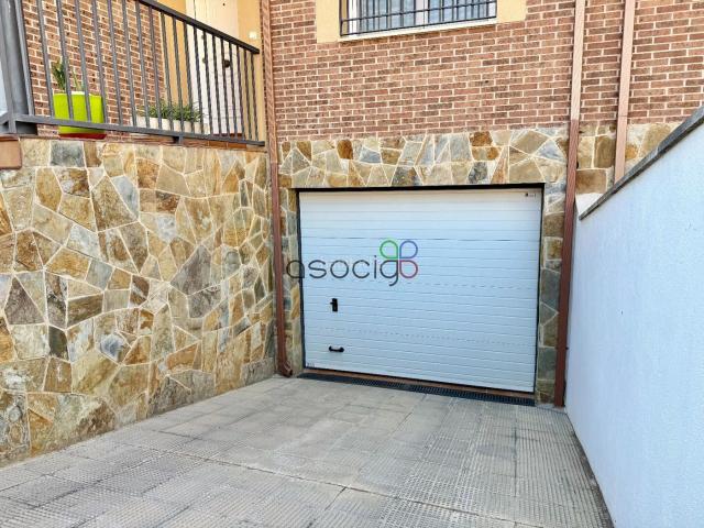 Casa adosada en venta en Cabanillas del Campo. Unifamiliar pareado en Cabanillas. Casas adosadas Cabanillas del.
