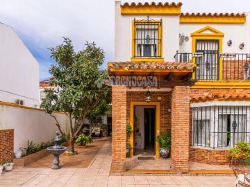 Casa adosada en Venta en Caballero Bonald San José Obrero Guadalcacín