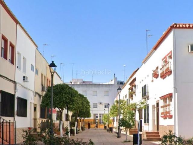 Casa adosada en venta en Cabezas de San Juan Las. Venta de Casa Adosada sin posesión no visitable en Las Cabezas de San Juan Sevilla. Casas adosadas Cabezas de San Juan.