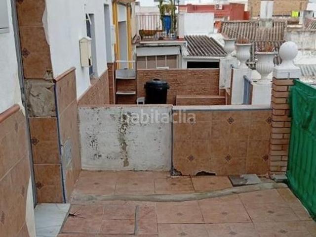 Casa adosada en venta en Cabezas de San Juan Las. VIVIENDA ADOSADA PARA REFORMAR EN LAS CABEZAS DE SAN JUAN SEVILLA. Casas adosadas Cabezas de San Juan.