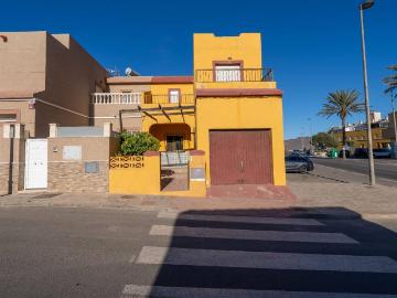 Casa adosada en Venta en Cabo de Gata