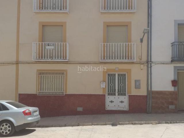 Casa adosada en venta en Cabra del Santo Cristo. Casa adosada en el centro del pueblo. Casas adosadas Cabra del Santo.