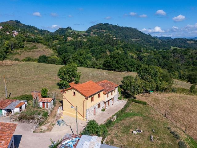 Casa adosada en venta en Cabranes. Casas adosadas.