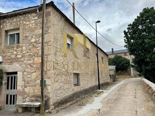 Casa adosada en Venta en Cabrillanes