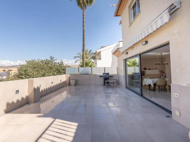 Casa adosada en Venta en Cájar