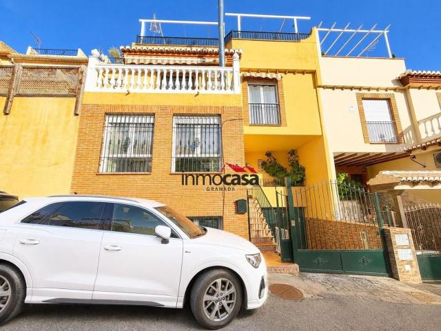Casa adosada en venta en Cájar. BONITA ADOSA EN CAJAR DE 4 PLANTAS. Casas adosadas.
