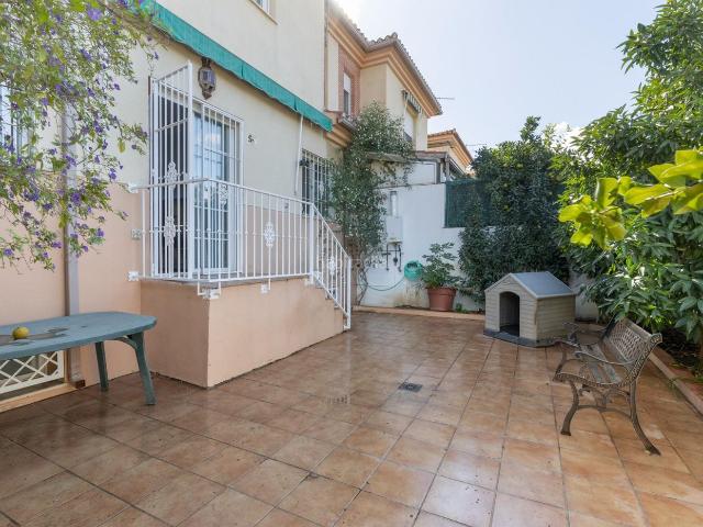 Casa adosada en venta en Cájar. SE VENDE MAGNIFICA CASA ADOSADA EN CAJAR_GRANADA. Casas adosadas.