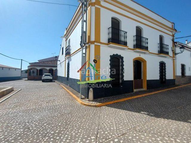 Casa adosada en venta en Cala. Casa Adosada en venta en Cala, 6 dormitorios. Casas adosadas.
