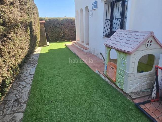 Casa adosada en venta en Calafell, Calafell Residencial Costa Dorada. Adosada esquinera con jardín, y ubicación premium en Calafell. Casas adosadas.