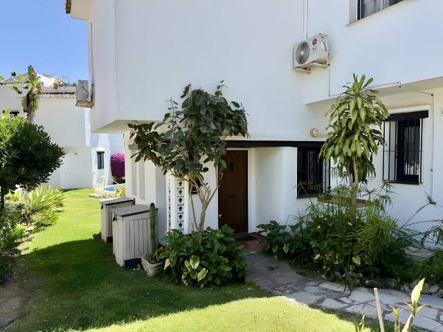 Casa adosada en Venta en Calahonda