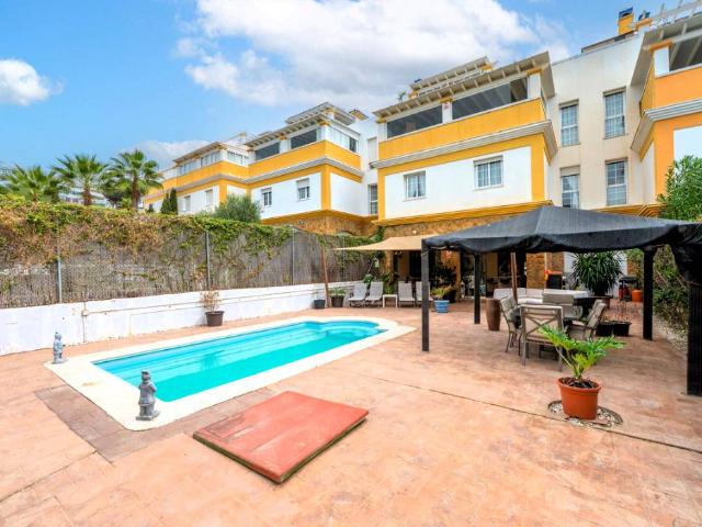 Casa adosada en Venta en Calahonda