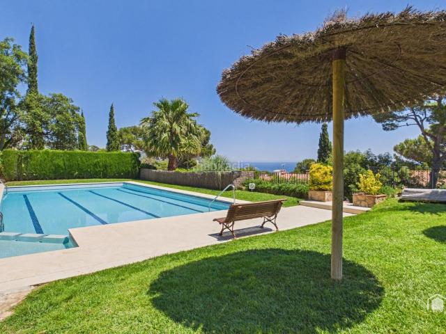Casa adosada en venta en Calella de Palafrugell Costa Brava. Casas adosadas Calella de.