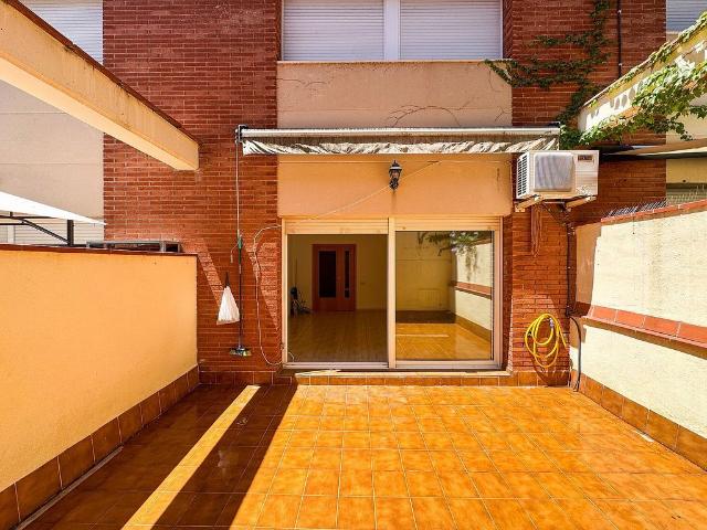 Casa adosada en venta en calle Coromines, Sentmenat, de 210 m² 4 habitaciones por 370.000