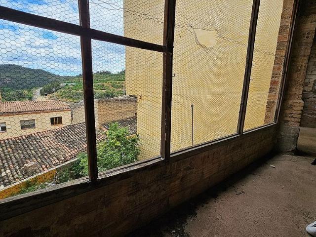 Casa adosada en venta en calle Costa, Bisbal de Falset, la, de 750 m² por 190.000