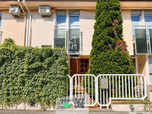 Casa adosada en venta en calle Caliu, Olot, de 120 m² 5 habitaciones por 309.900
