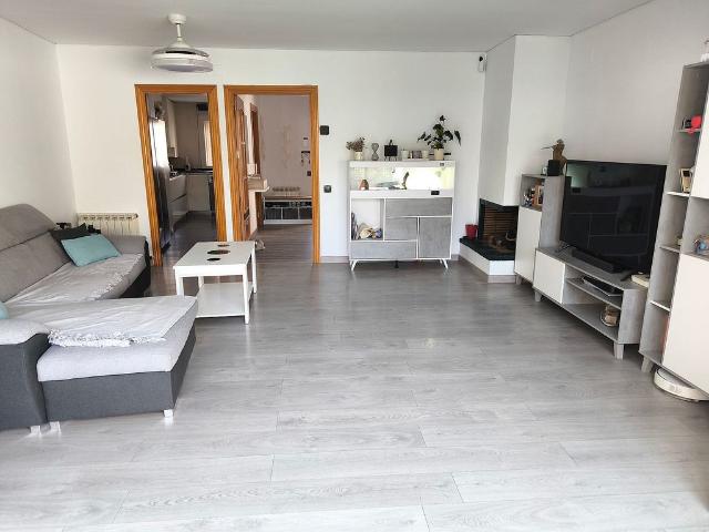Casa adosada en venta en calle Canonge, Alella, de 191 m² 4 habitaciones por 560.000