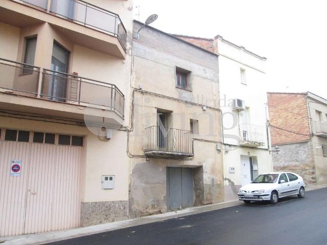 Casa adosada en venta en calle Cerés, Almenar, de 226 m² 2 habitaciones por 13.300