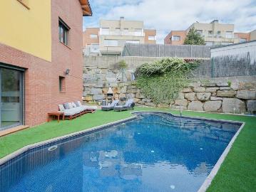 Casa adosada en venta en calle CL Cadi, Caldes de Montbui, de 265 m² 4 habitaciones por 499.000