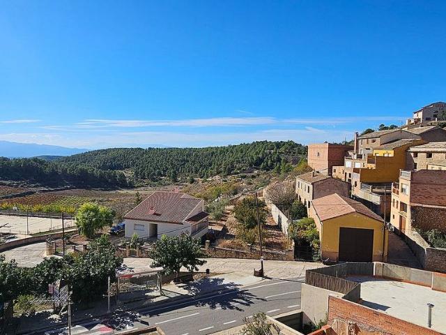 Casa adosada en venta en calle CL Font de la, Figuera La, de 321 m² 5 habitaciones por 330.000