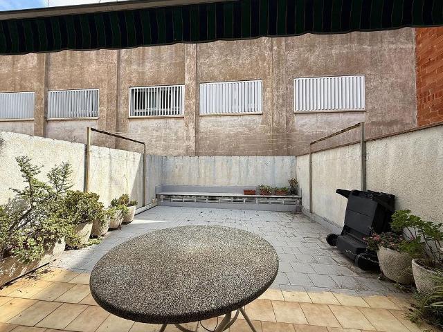 Casa adosada en venta en calle CL Sant Lloren de, Terrassa, de 100 m² 3 habitaciones por 380.000
