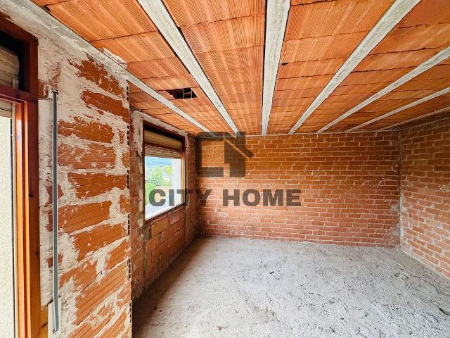 Casa adosada en venta en calle CL Segria, Espluga de Francolí, l´, de 194 m² 4 habitaciones por 119.900