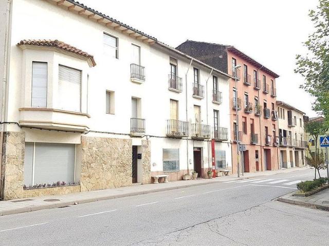 Casa adosada en venta en calle Cr Olot, Sant Feliu de Pallerols, de 385 m² 12 habitaciones por 225.000