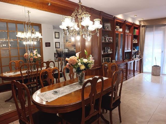 Casa adosada en venta en calle Agustí Pedro Pons, Santa Coloma de Cervelló, de 180 m² 3 habitaciones por 485.000