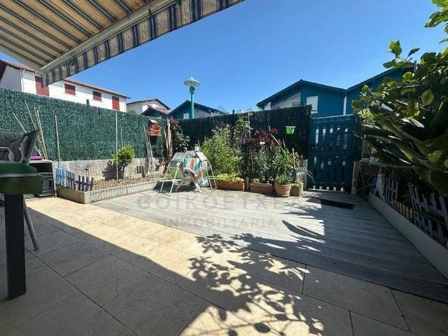 Casa adosada en venta en calle Aiche Egina, Hendaya, de 93 m² 3 habitaciones por 470.000