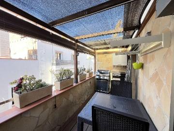 Casa adosada en venta en calle Autonomia, Barcelona, de 108 m² 3 habitaciones por 495.000