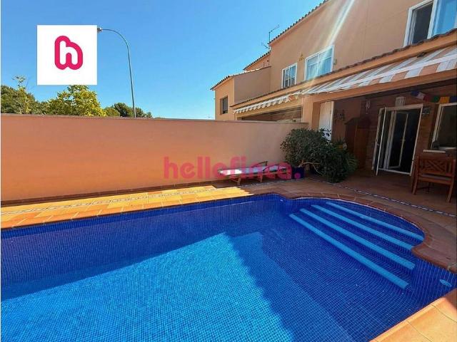Casa adosada en venta en calle Baix Empordà, Vendrell, El, de 186 m² 4 habitaciones por 420.000
