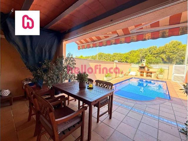 Casa adosada en venta en calle Baix Empordà, Vendrell, El, de 186 m² 4 habitaciones por 420.000
