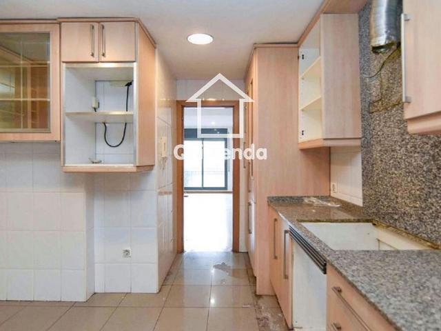 Casa adosada en venta en calle Bartomeu Serret i Argemí, Granollers, de 241 m² 4 habitaciones por 430.000