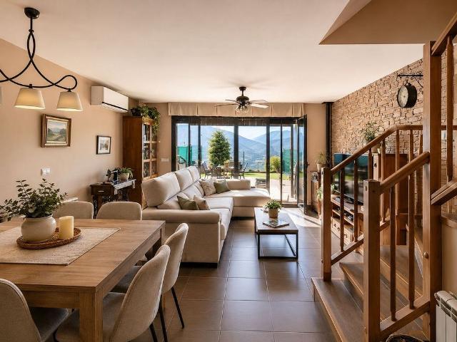 Casa adosada en venta en calle Bparroquia Orto, Ribera d´Urgellet, de 230 m² 4 habitaciones por 499.620