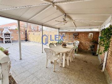 Casa adosada en venta en calle Garbí, Badalona, de 205 m² 6 habitaciones por 799.000