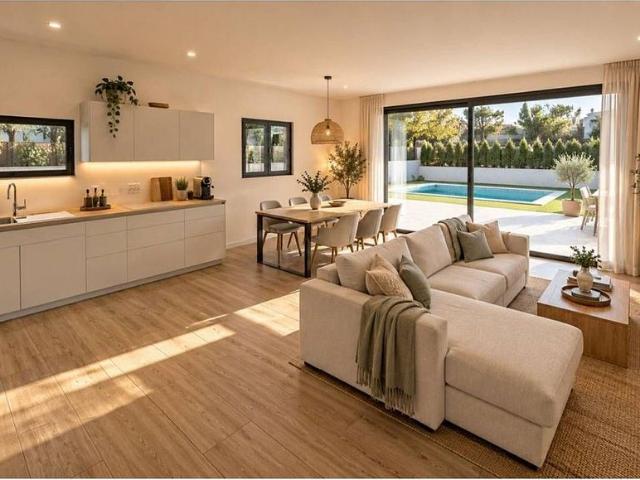 Casa pareada en venta en calle Migdia, Sant Julià de Ramis, de 104 m² 4 habitaciones por 450.000