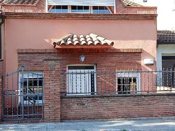 Casa adosada en venta en calle D'alfons XIII, Parets del Vallès, de 182 m² 4 habitaciones por 485.000