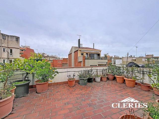 Casa adosada en venta en calle D'anna Maria Martinez, Barcelona, de 156 m² 5 habitaciones por 675.000