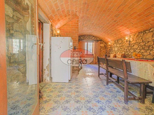 Casa adosada en venta en calle Darnius, Agullana, de 152 m² 6 habitaciones por 180.000