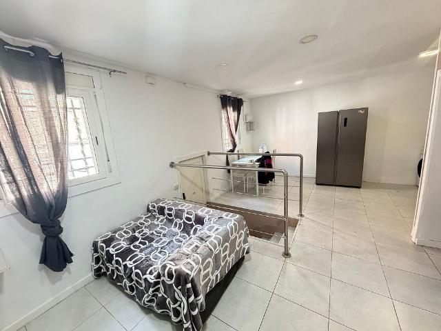 Casa adosada en venta en calle De Carles I, Badalona, de 90 m² 3 habitaciones por 115.000