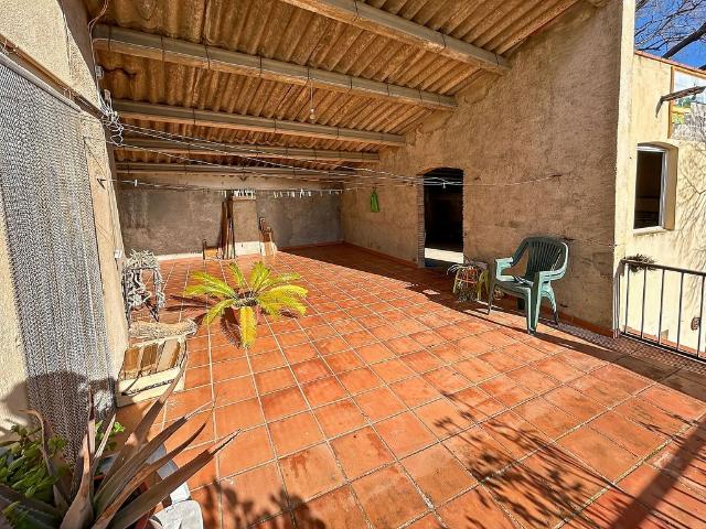 Casa adosada en venta en calle De Baix, Borrassà, de 573 m² 6 habitaciones por 289.000