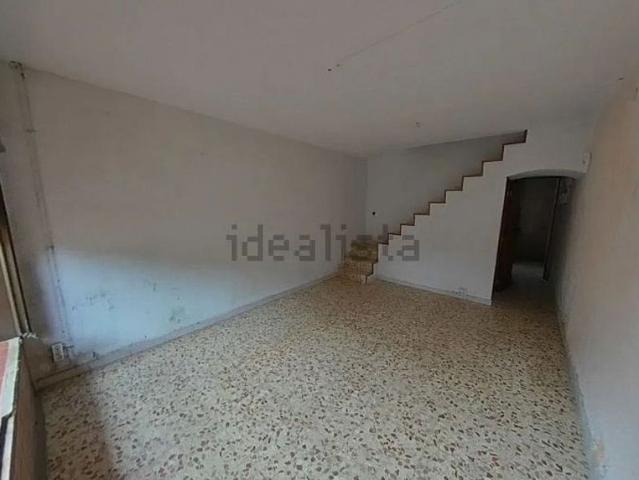 Casa adosada en venta en calle De Bermejo, Barcelona, de 67 m² 3 habitaciones por 250.000