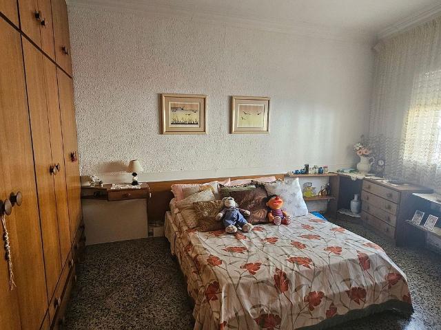 Casa adosada en venta en calle De Garcilaso, Badalona, de 85 m² 3 habitaciones por 359.000
