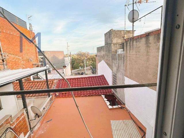 Casa adosada en venta en calle De Fogars de Tordera, Badalona, de 191 m² 4 habitaciones por 345.000