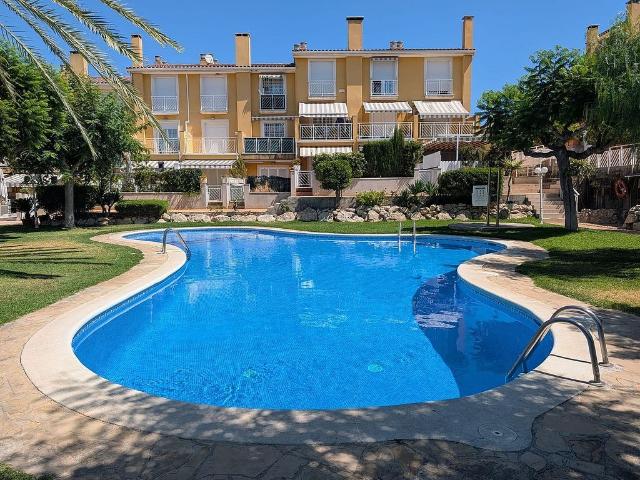 Casa adosada en venta en calle De Ferran, Altafulla, de 140 m² 4 habitaciones por 490.000