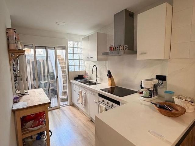 Casa adosada en venta en calle De Fra Luis de León, Sabadell, de 151 m² 6 habitaciones por 363.000