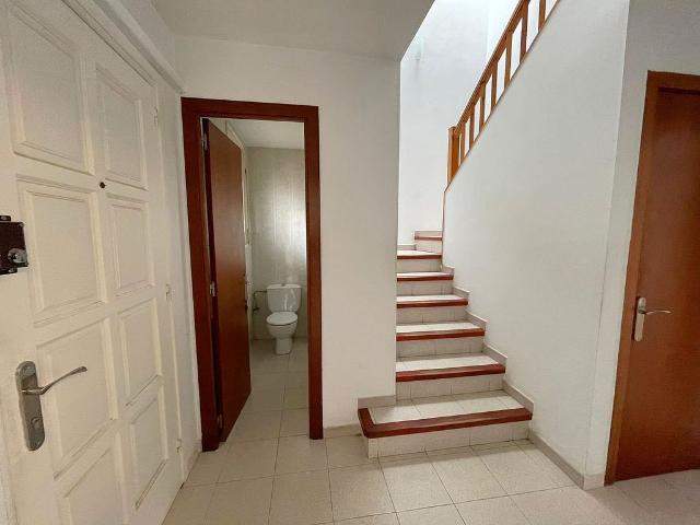 Casa adosada en venta en calle De Josep Maria de Sagarra, Moià, de 180 m² 4 habitaciones por 275.000