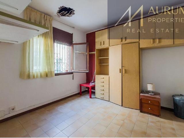Casa adosada en venta en calle De la Circumval Lació Baixa, Cerdanyola del Vallès, de 98 m² 7 habitaciones por 299.900