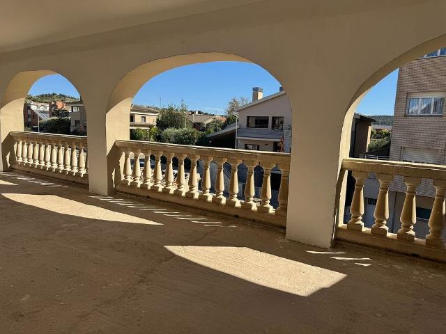 Casa adosada en venta en calle De la Creu, Torà, de 688 m² 6 habitaciones por 350.000